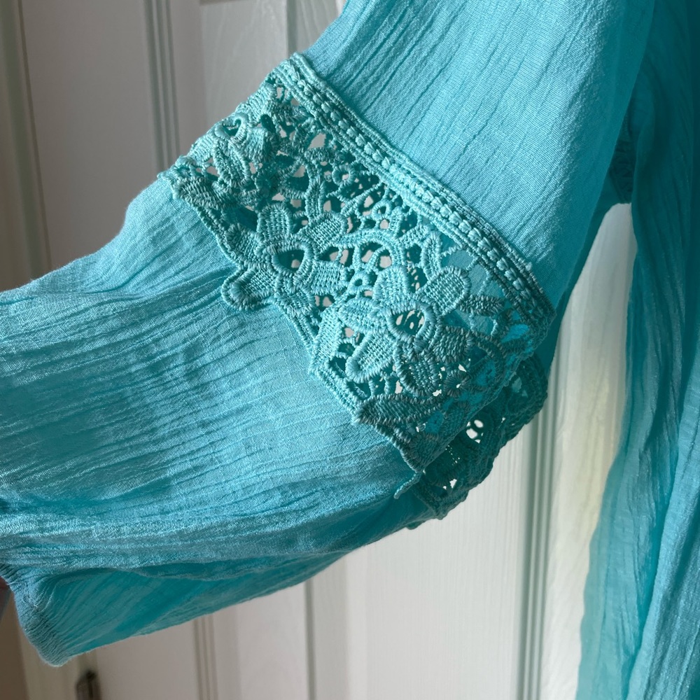 Zac & Rachel Lightweight Blouse - Picture 2 of 3